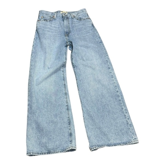 Levi’s Premium Ribcage Wide Leg Jean In Light Wash - Picture 4 of 7